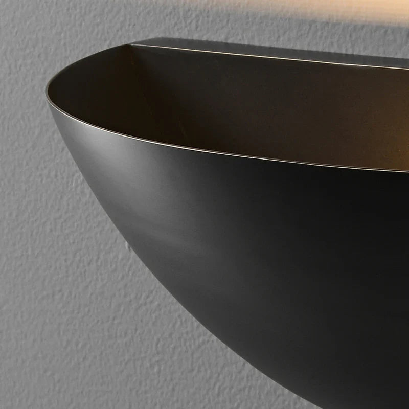 Black and gold modern wall light | LUMIA