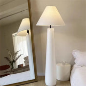 White mushroom lamp | DAFF