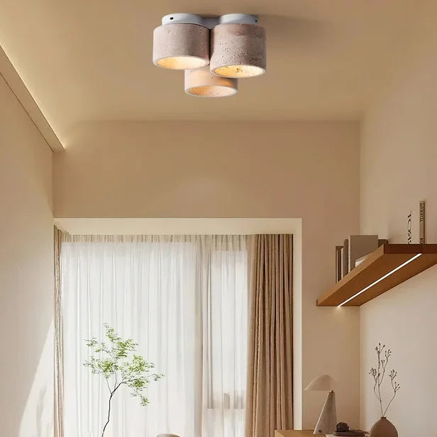 trio de plafonnier éclairant un espace minimaliste