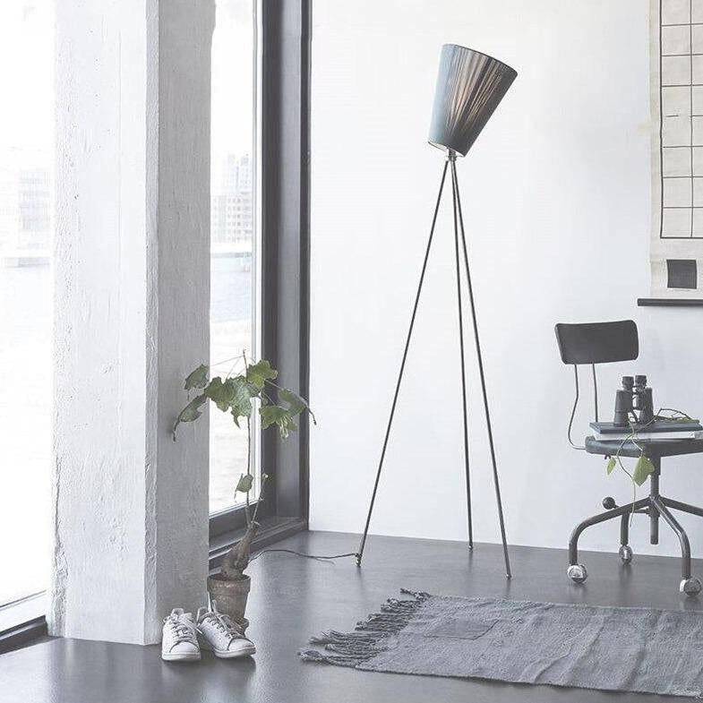 Lampadaire scandinave-Glowe-Studio