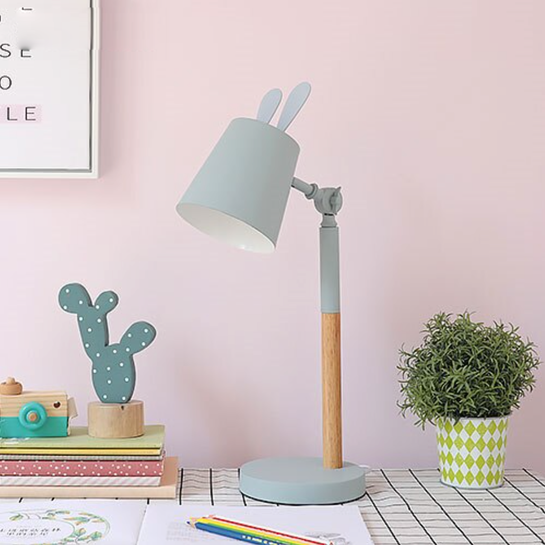 Lampe de bureau ou chevet colorée à oreilles de lapin Rabbit