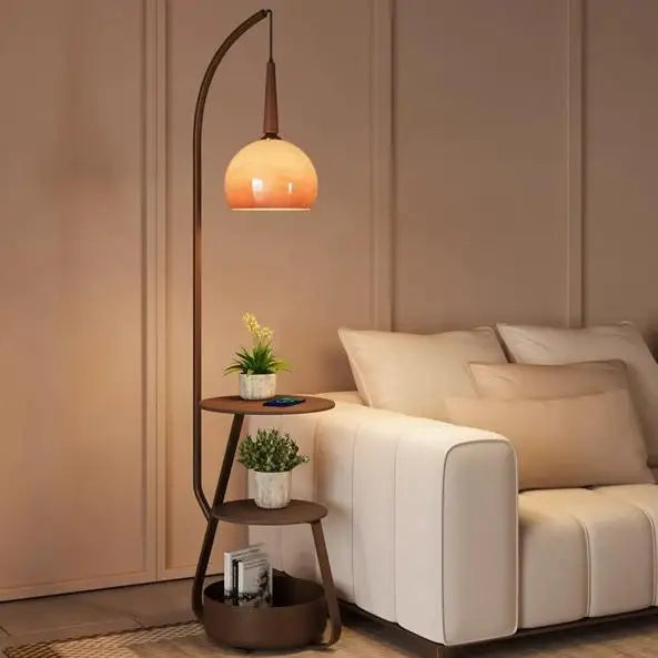 Lampadaire mid-century moderne avec table intégrée | TANDEM