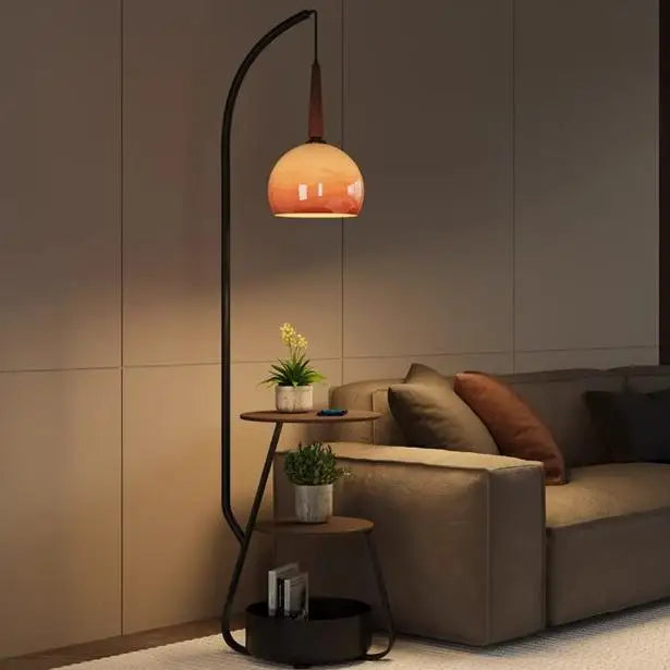 Lampadaire mid-century moderne avec table intégrée | TANDEM