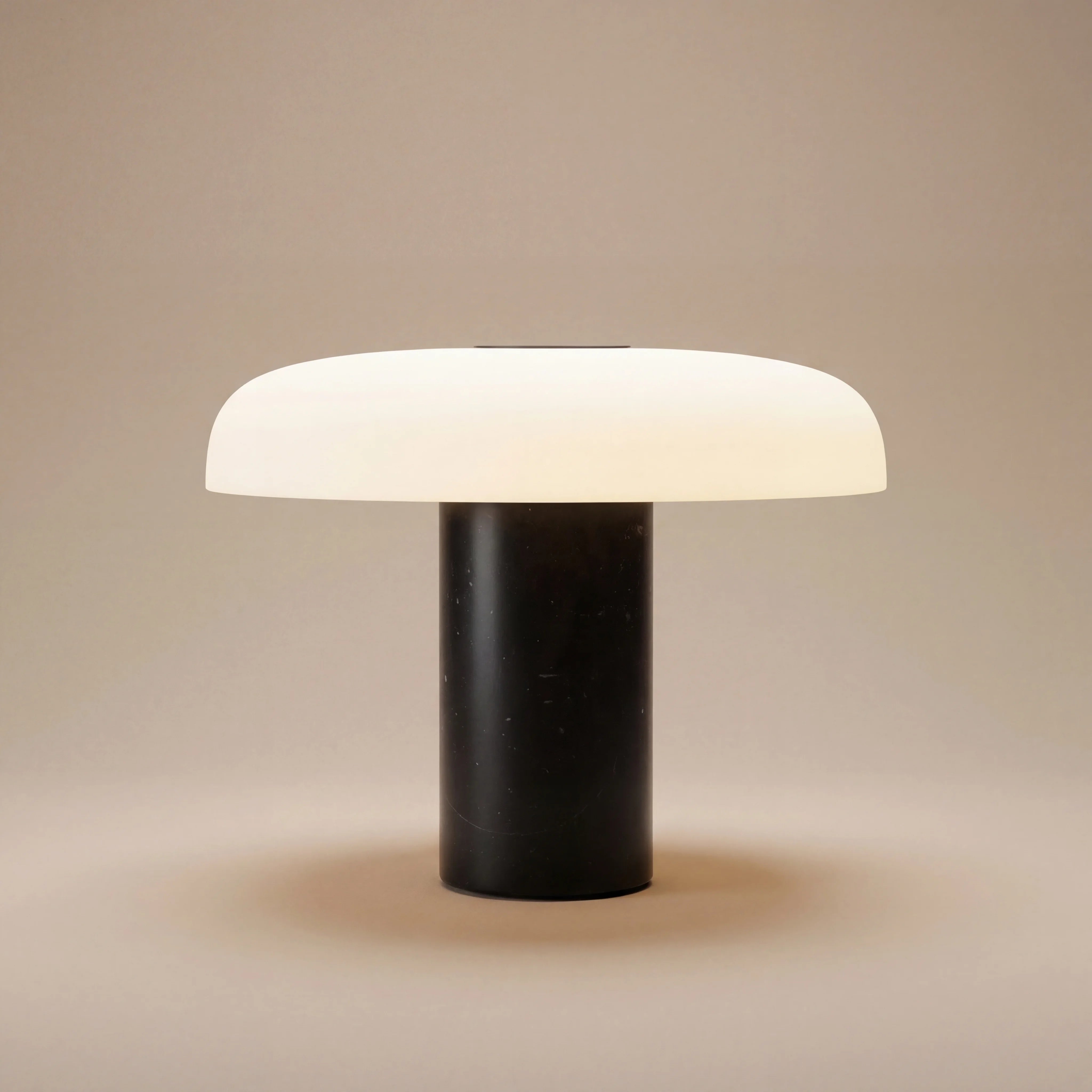 Lampe_champignon_de_table_contemporaine___LUNA.webp