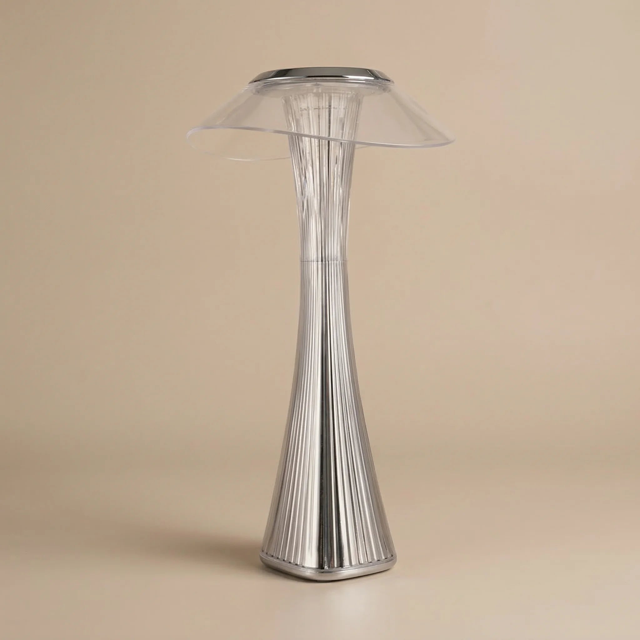 Lampe_champignon_design_sans_fil_argent.webp