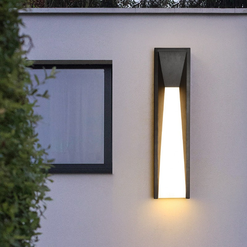 Luminaire extérieur terrasse | UMBRA-Noir-Grand-Glowe-Studio