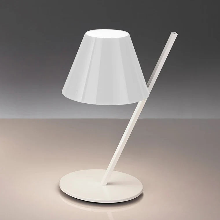 Designer table lamp | GONNA