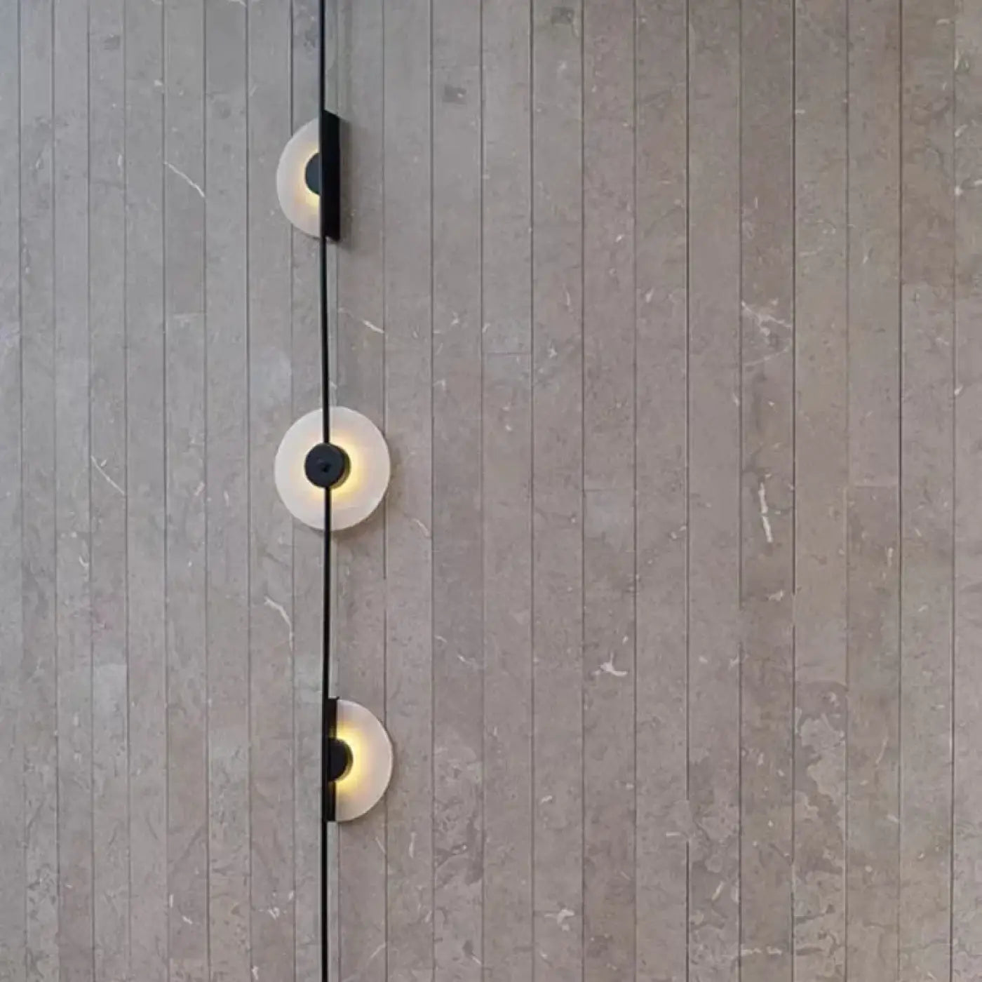 Applique murale 3 lumières marbre et métal doré moderne — vue 1