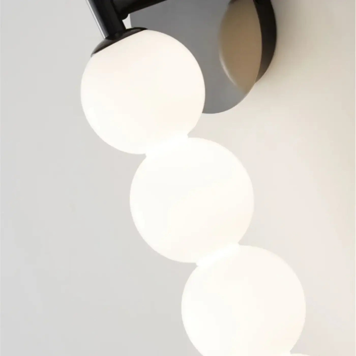 Applique murale à 5 globes en verre doré et noir — vue 5