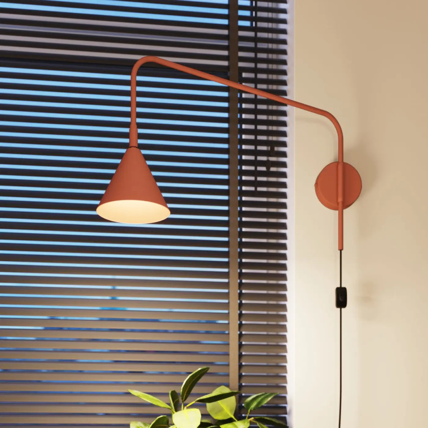 Applique murale abat-jour conique rouge ocre en acier E14 — vue 12