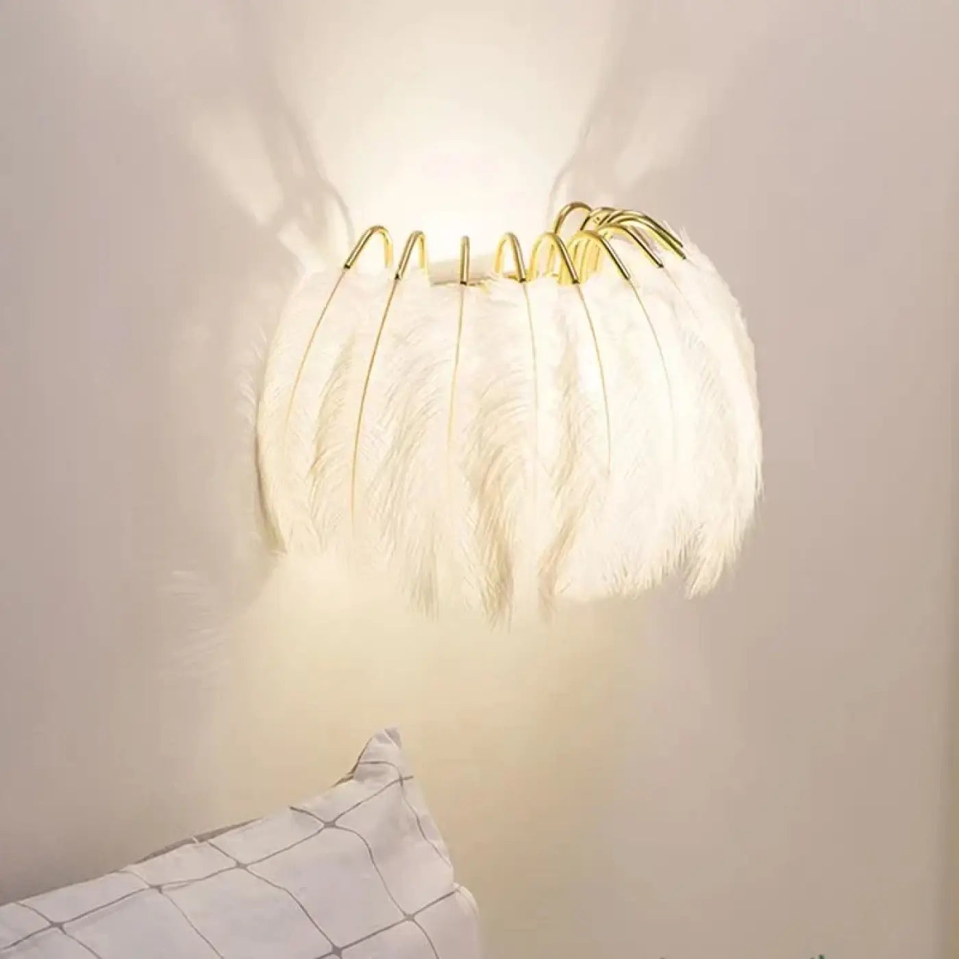 Applique murale art déco à plumes blanches et métal — vue 3