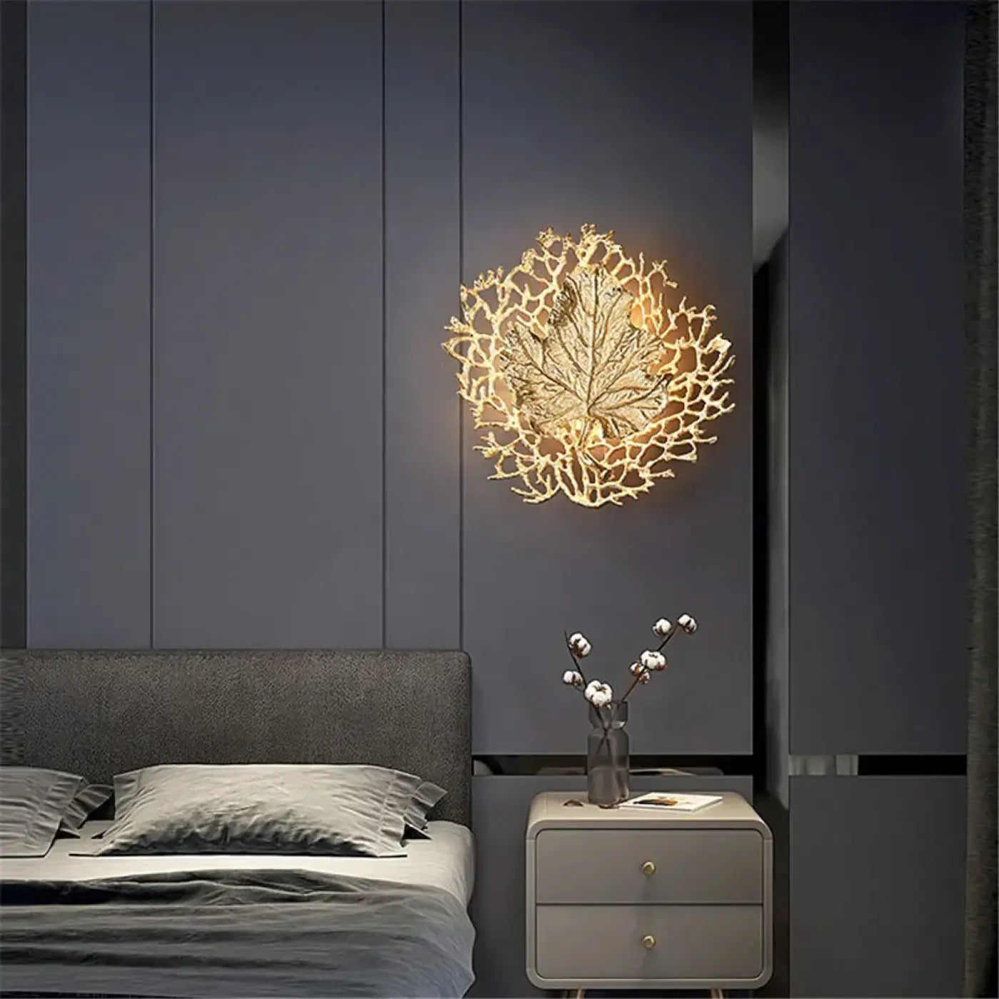 Applique murale Art Déco dorée en métal forme feuille — vue 3