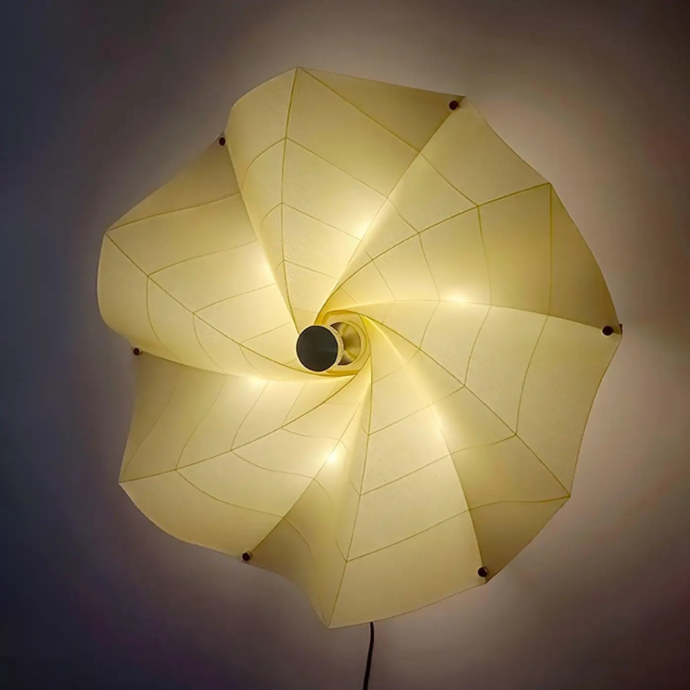 Applique murale blanche design origami en aluminium — vue 3