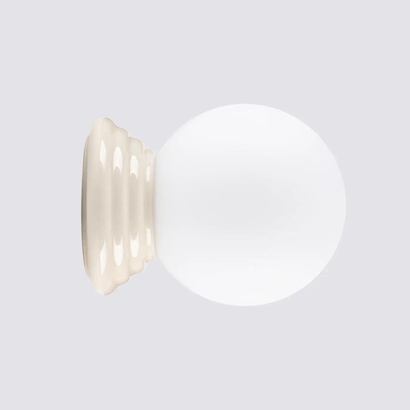 Applique murale boule en céramique beige minimaliste — vue 3