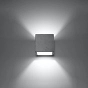 Applique murale cube en béton gris design industriel — vue 1