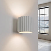 Applique murale cylindrique cannelée blanche en aluminium G9 — vue 1