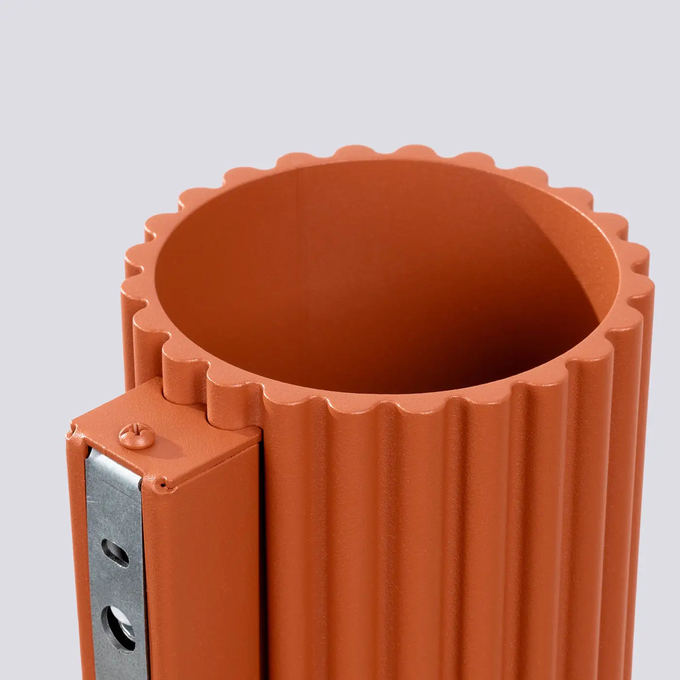 Applique murale cylindrique cannelée rouge ochra aluminium — vue 5