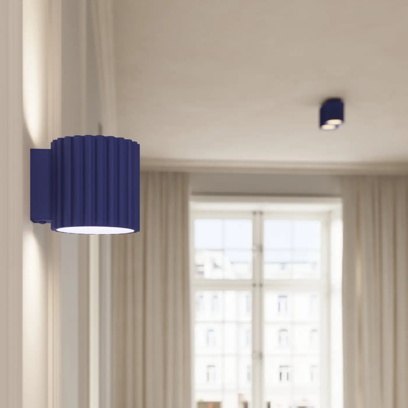 Applique murale cylindrique cannelée ultramarine aluminium — vue 11