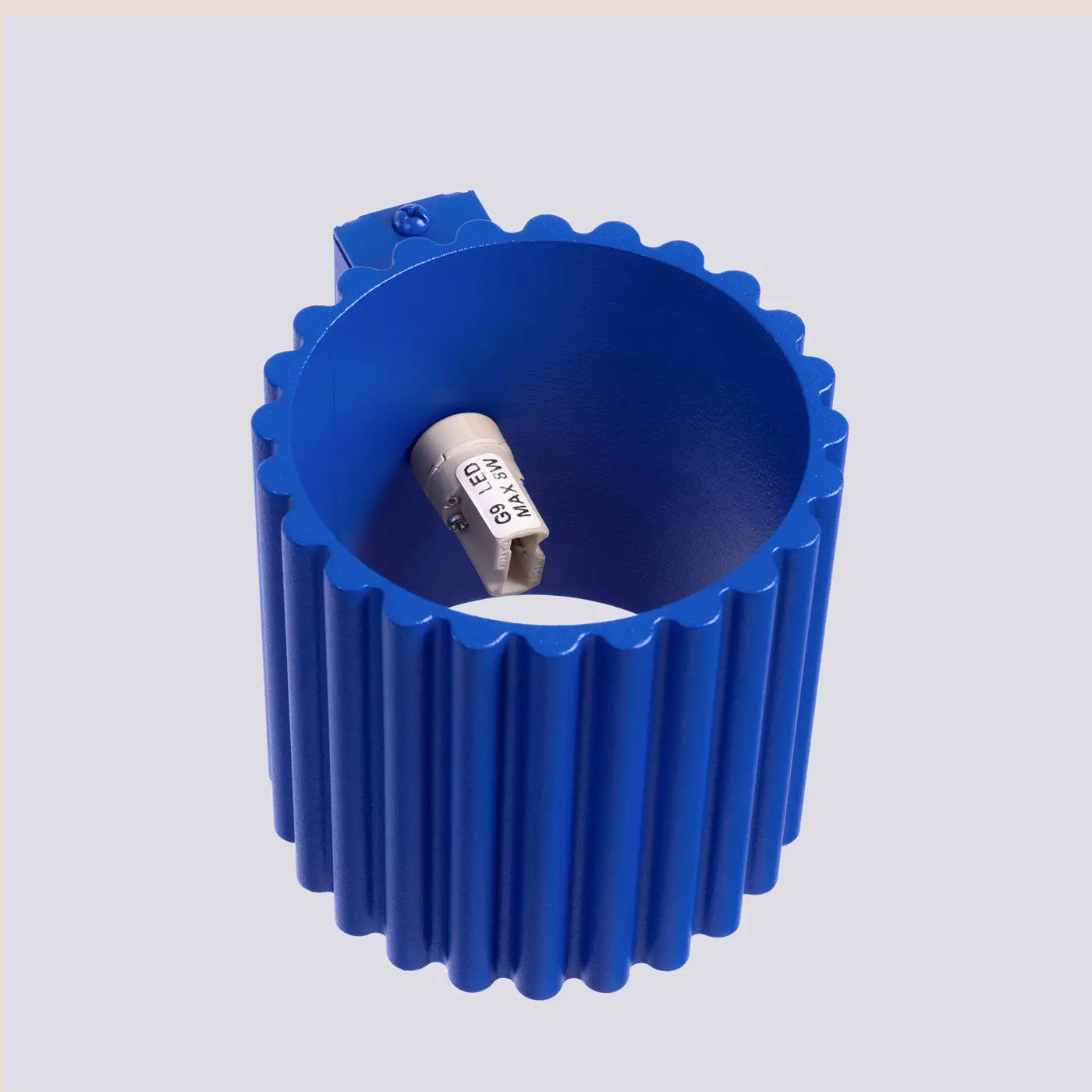 Applique murale cylindrique cannelée ultramarine aluminium — vue 6