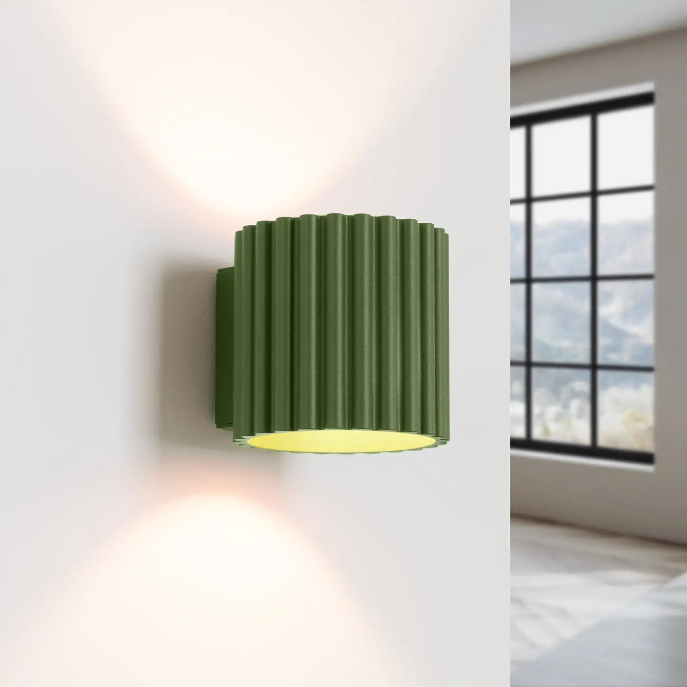 Applique murale cylindrique cannelée vert olive en aluminium — vue 1