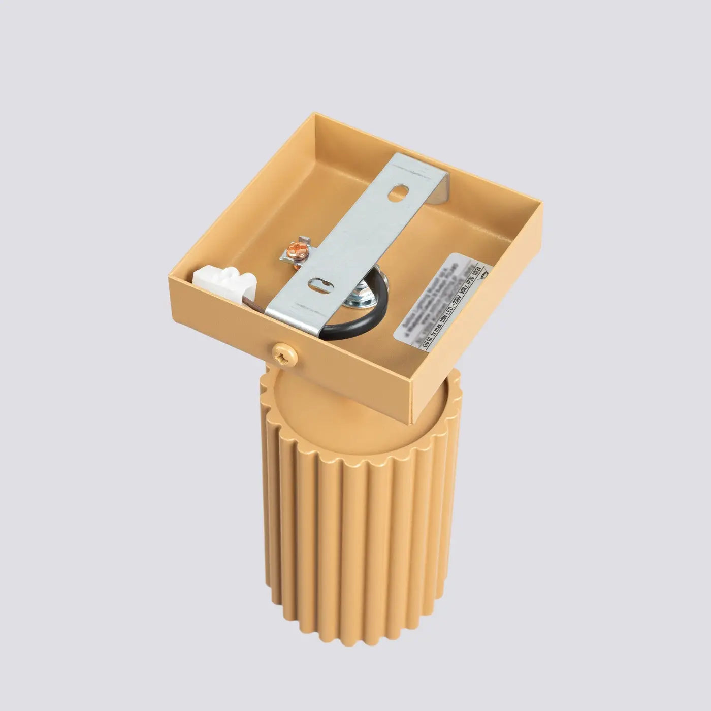 Applique murale cylindrique striée dorée en aluminium GU10 — vue 5