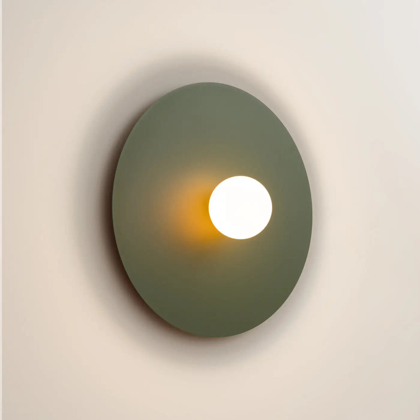 Applique murale disque vert olive métal et verre — vue 4