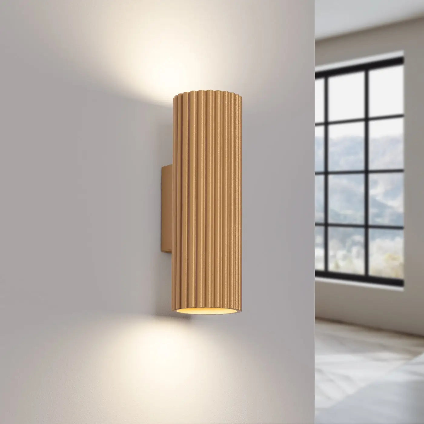 Applique murale dorée cannelée LED minimaliste — vue 1