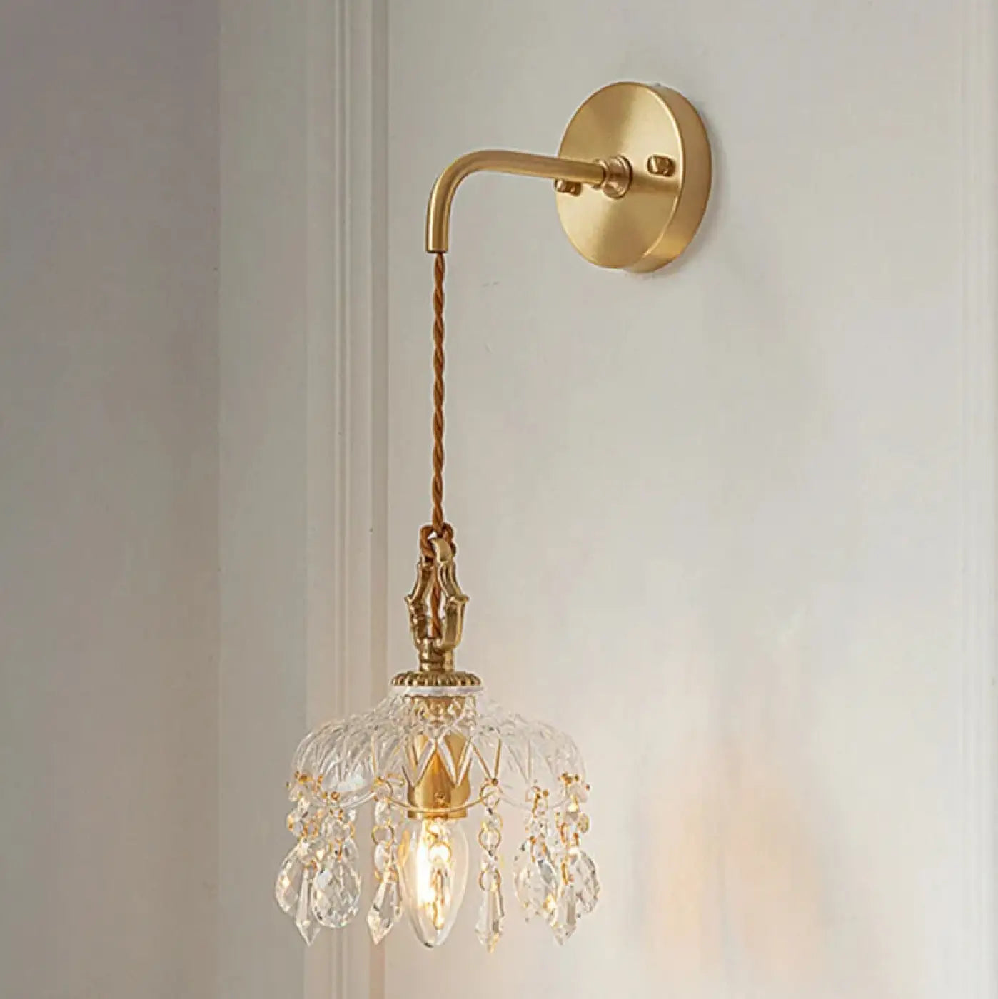 Applique murale dorée en verre style Art Déco — vue 1