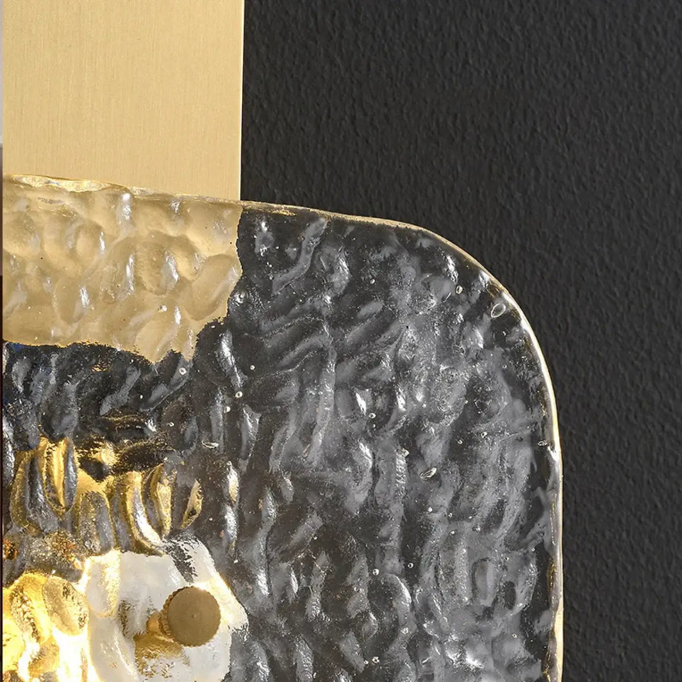 Applique murale dorée en verre texturé à 3 lumières — vue 3
