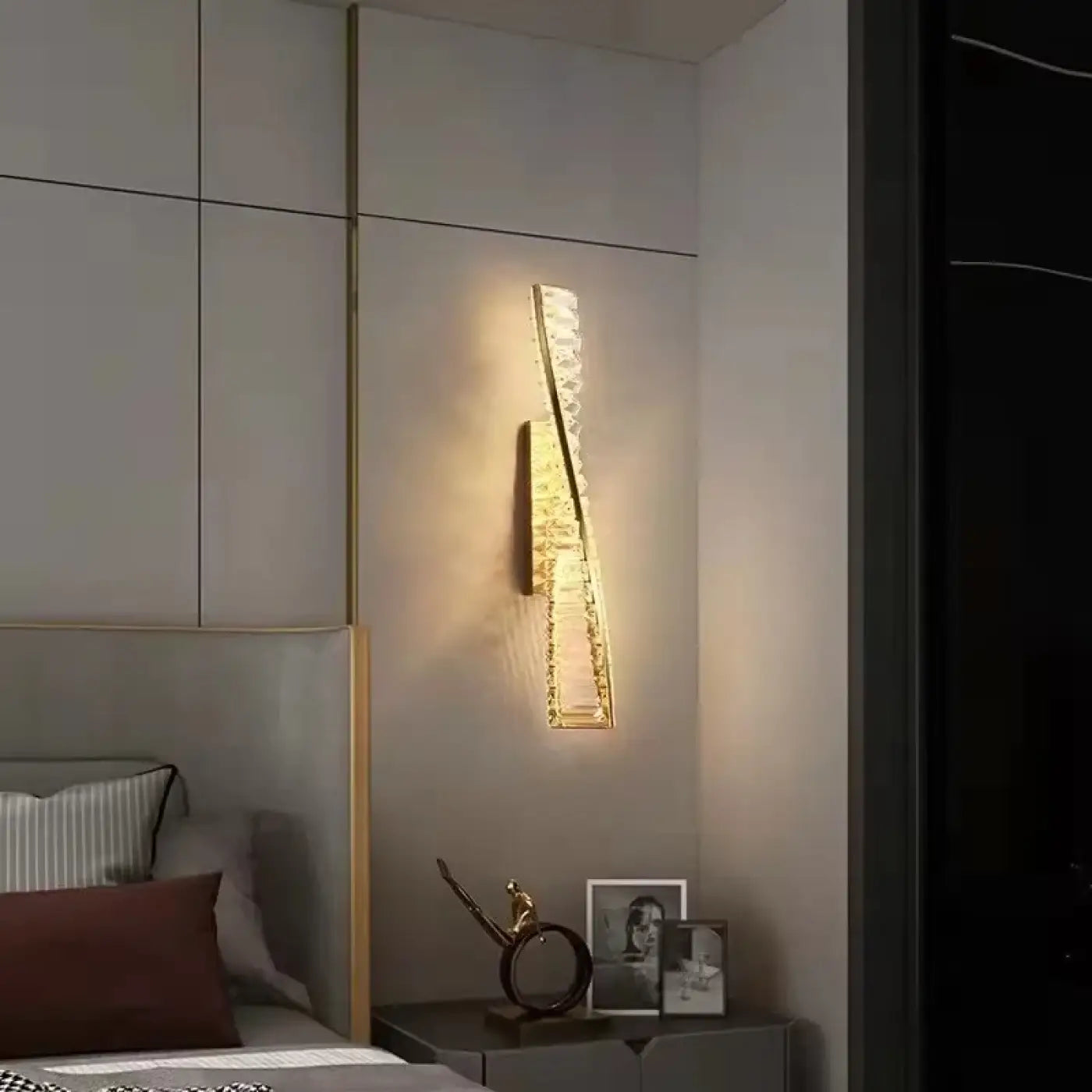 Applique murale dorée LED réglable Art Déco 50 ou — vue 1
