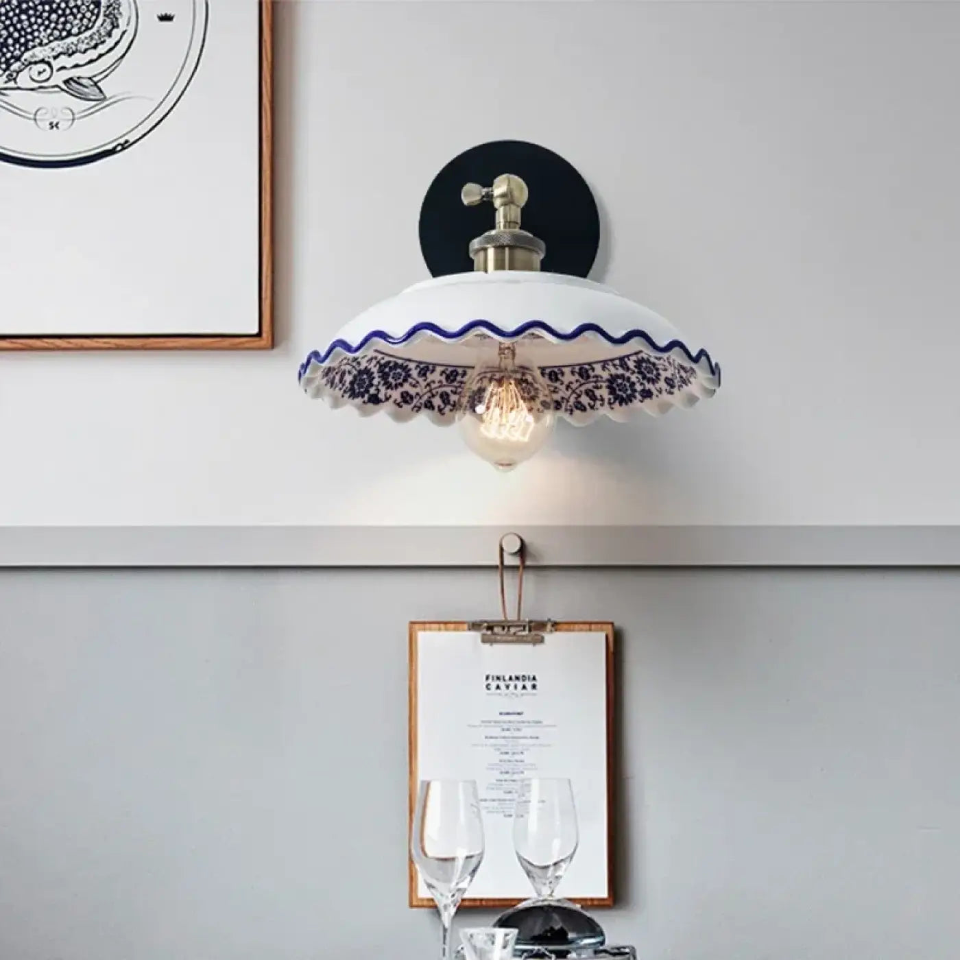 Applique murale en céramique blanche à motif bleu vintage — vue 1
