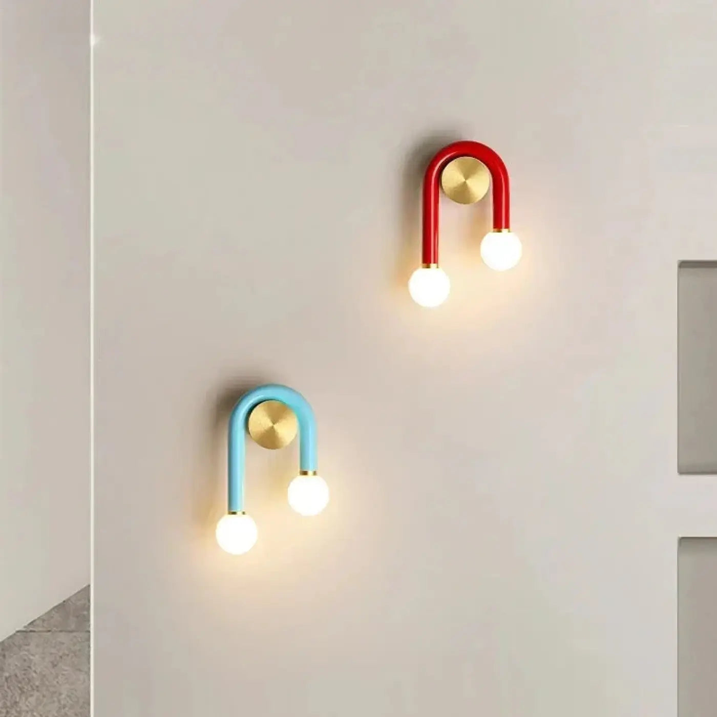 Applique murale en forme de U colorée à 2 lumières — vue 3