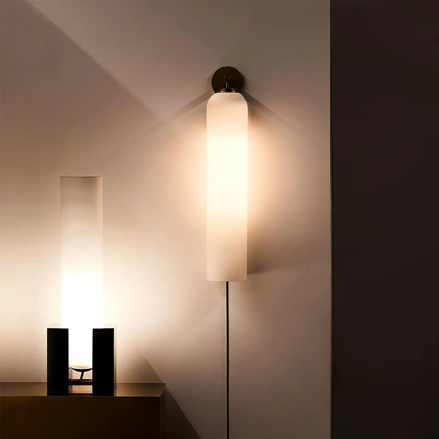 Applique murale en verre coloré à luminosité réglable — vue 1