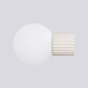 Applique murale globe opalin beige acrylique minimaliste — vue 7