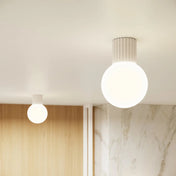 Applique murale globe opalin beige acrylique minimaliste — vue 9