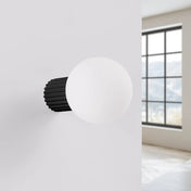 Applique murale globe opalin noir IP44 blanc chaud 3000K — vue 2