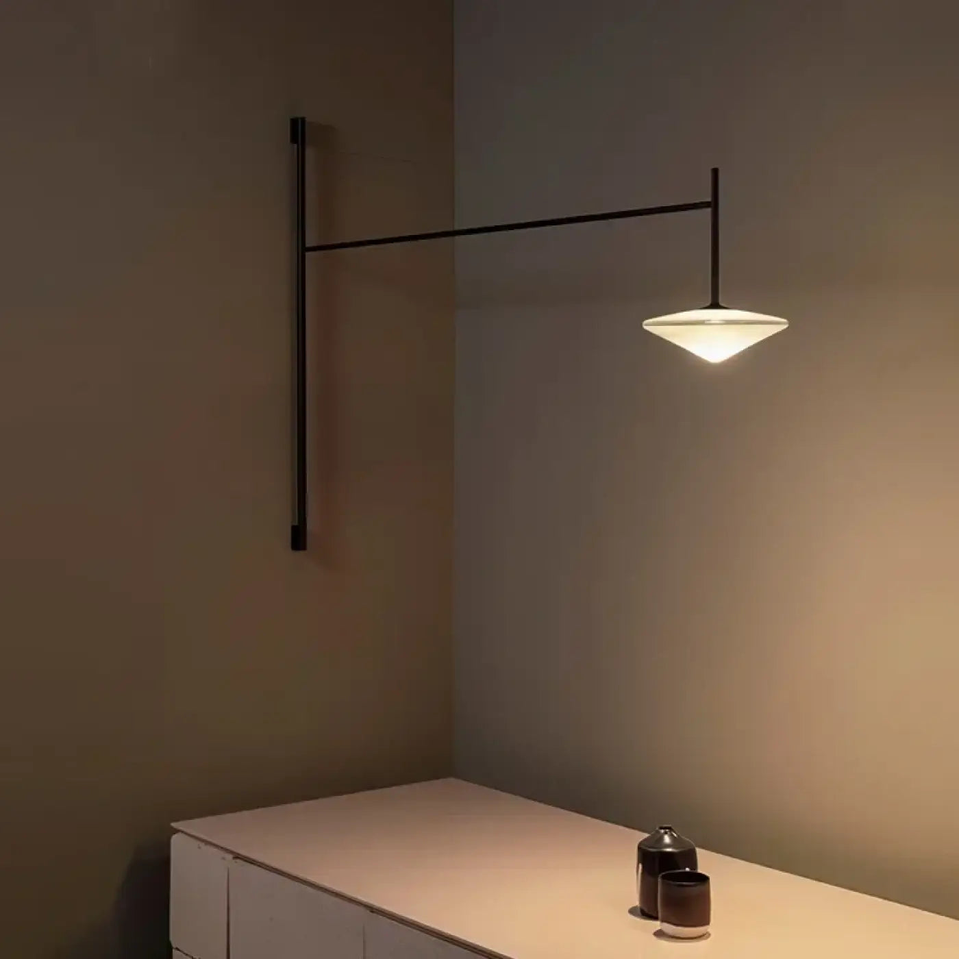 Applique murale horizontale noire en métal et verre — vue 3