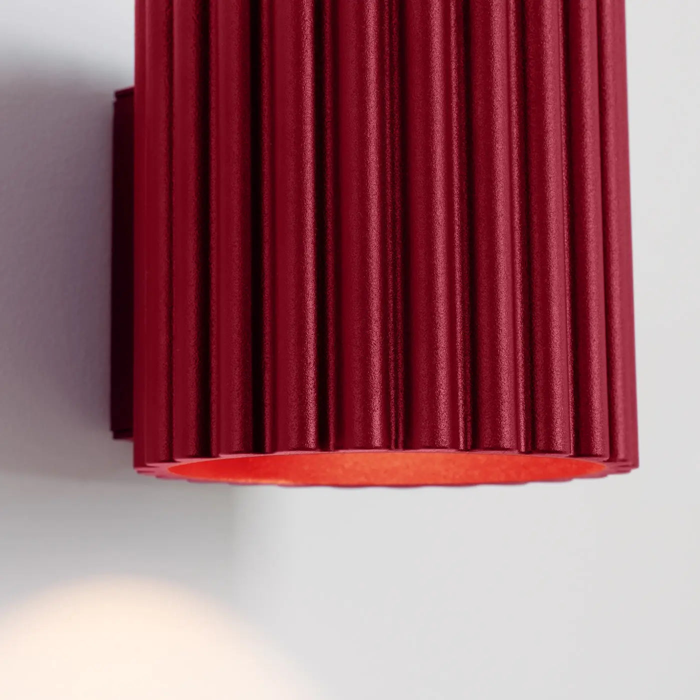 Applique murale LED aluminium bordeaux à effet rainuré — vue 3