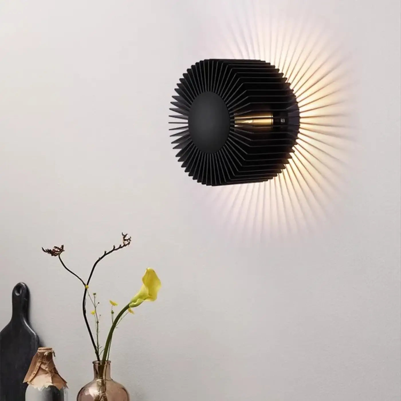 Applique murale LED aluminium noir doré à halo lumineux — vue 1
