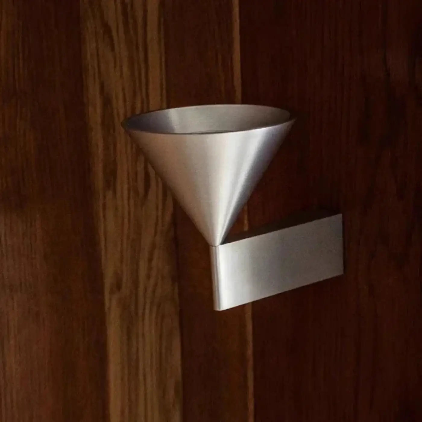 Applique murale LED aluminium noir doré cône Art Déco — vue 2