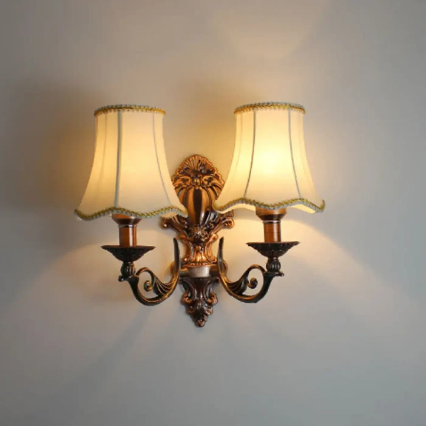 Applique murale LED art déco tissu blanc et métal doré — vue 4