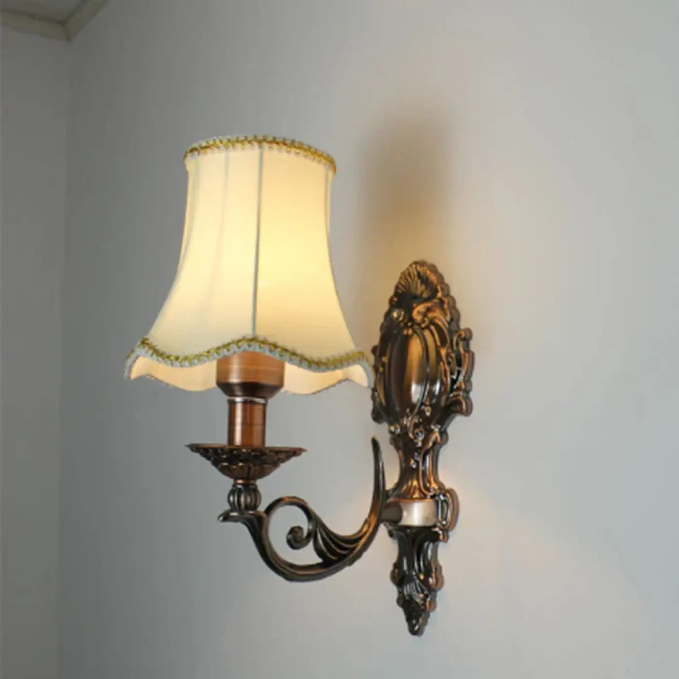 Applique murale LED art déco tissu blanc et métal doré — vue 7