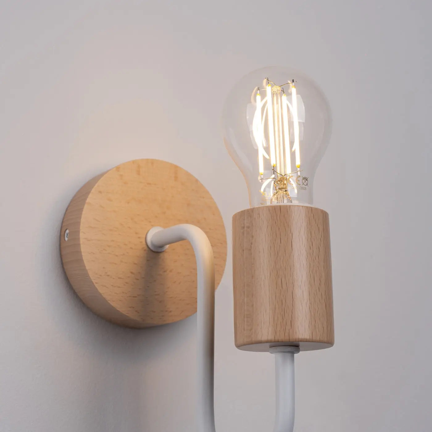 Applique murale LED blanche en acier et bois naturel — vue 7