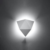 Applique murale LED blanche géométrique facettée en acier — vue 1