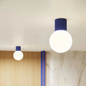 Applique murale LED bleu ultramarine globe opalin — vue 9