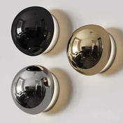 Applique murale LED boule en métal doré style industriel — vue 3