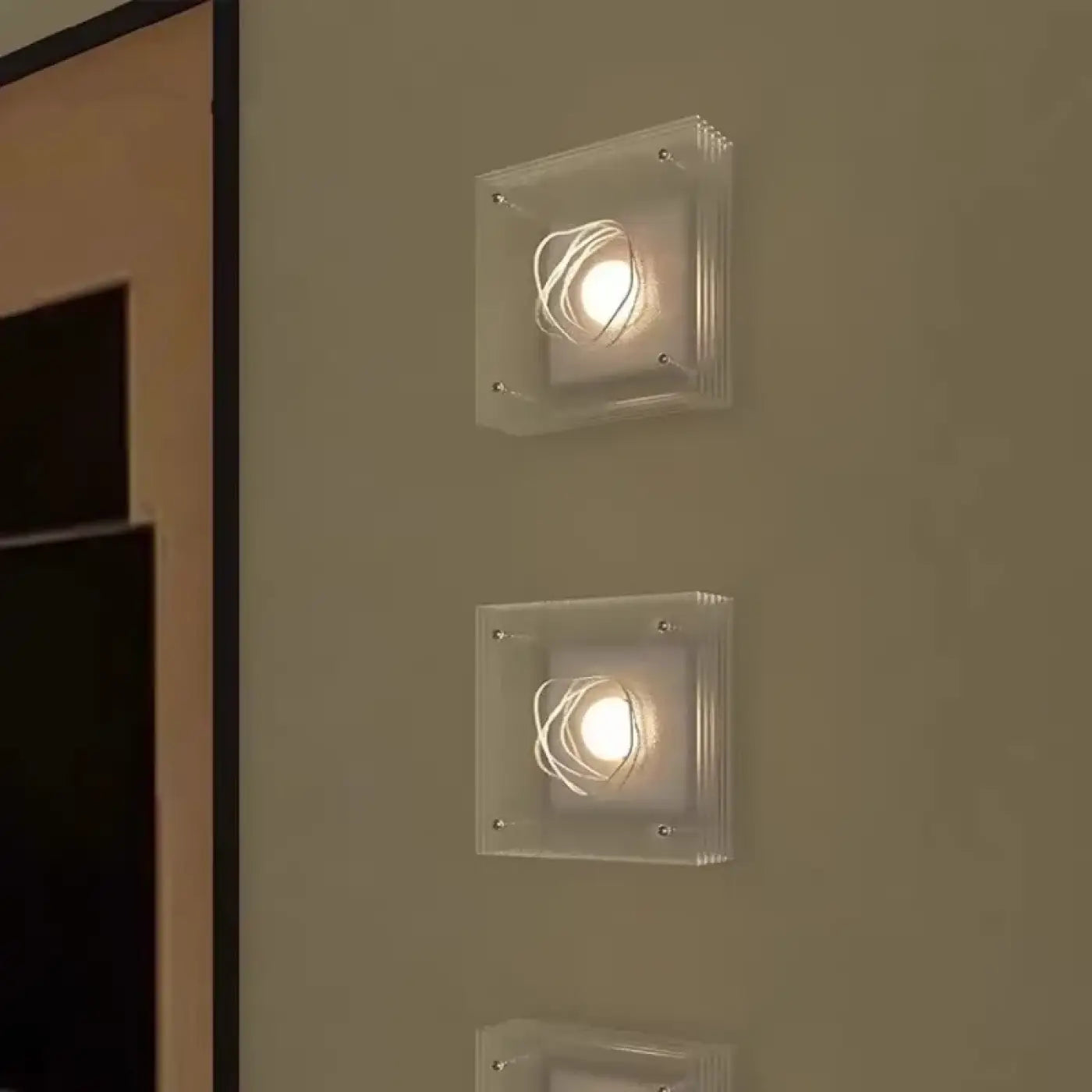 Applique murale LED carrée beige en acrylique et métal — vue 4
