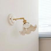 Applique murale LED céramique dorée abat-jour fleur — vue 2