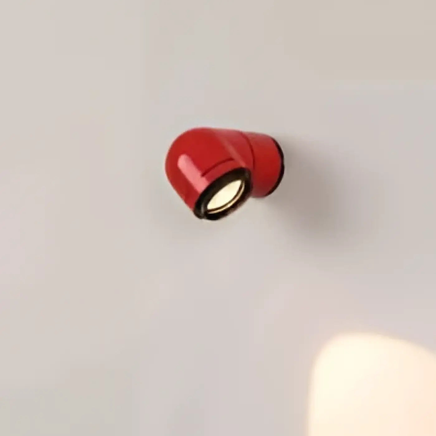 Applique murale LED compacte blanche et rouge Art Déco — vue 1
