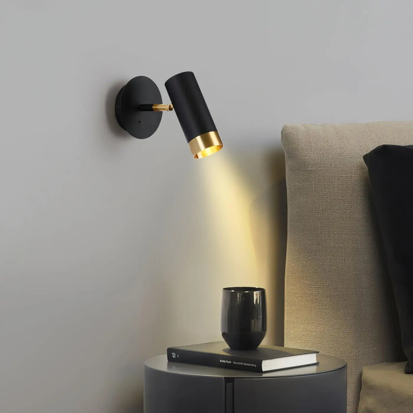 Applique murale LED compacte en aluminium noir ou blanc — vue 1